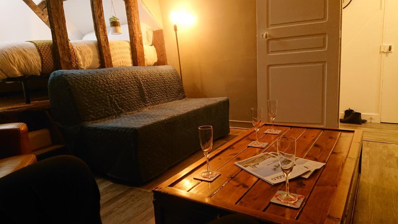 Nuits Au Grenier De Chartres Apartment Exterior photo